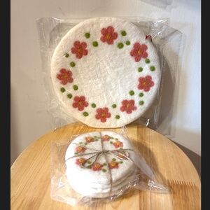 White and pink flowers wool coasters and trivet set handmade in Nepal NWT